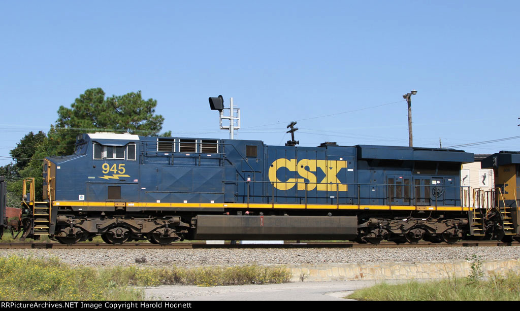CSX 945